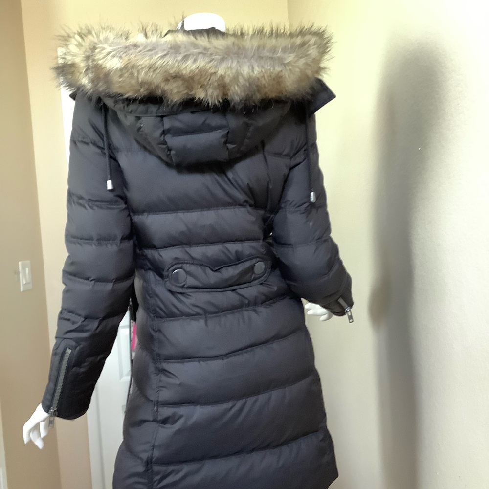 Women's Black Puffer Coat with Faux Fur Hood - Picture 6 of 8